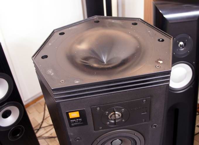 JBL HP520