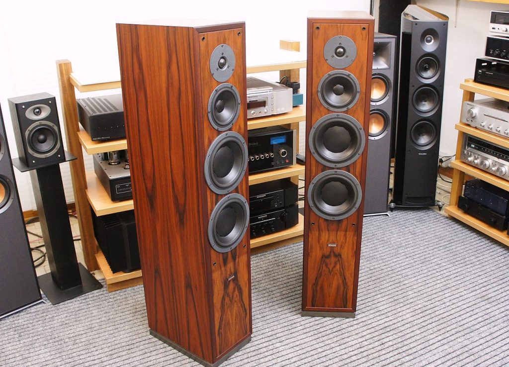 Dynaudio Contour 3.3