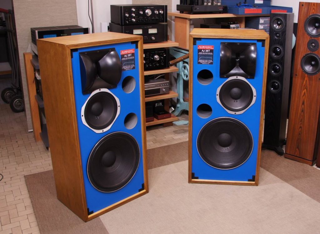 JBL AJ38T di Alberto Bellino