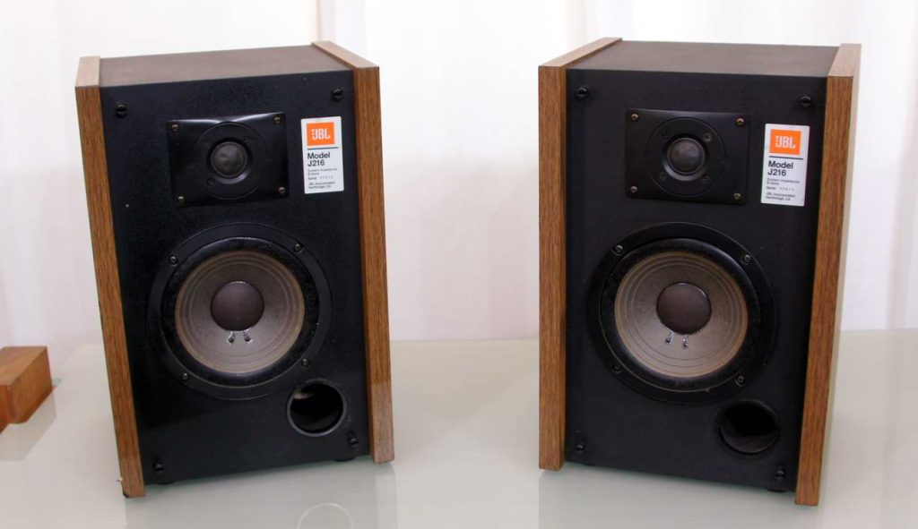 JBL J216