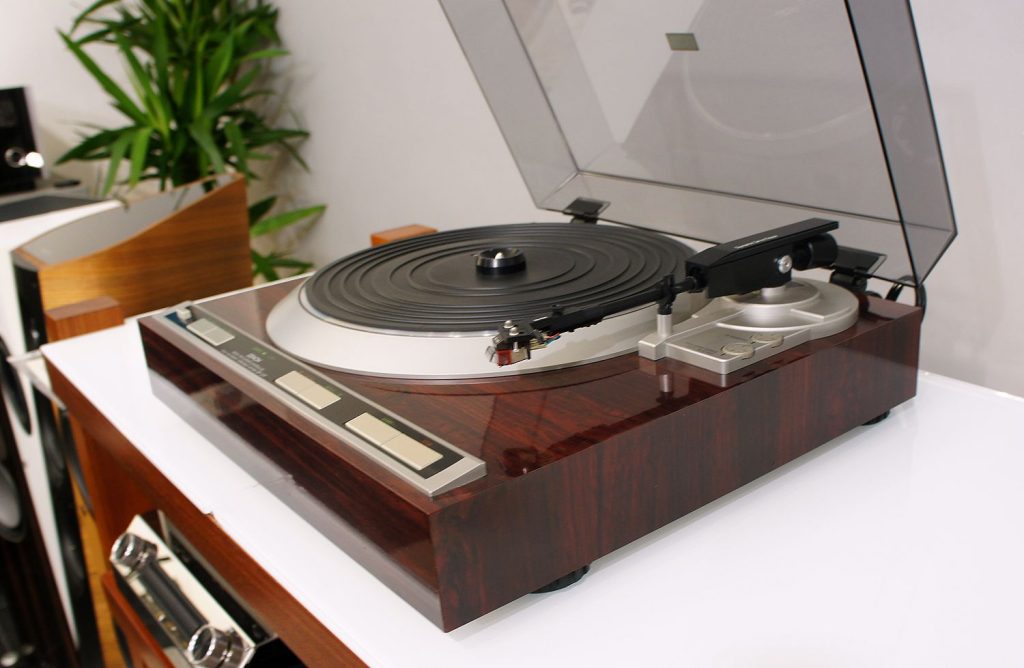 Denon  " DP 37F"