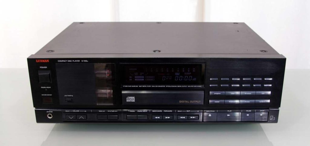 Luxman D105   lettore CD a valvole