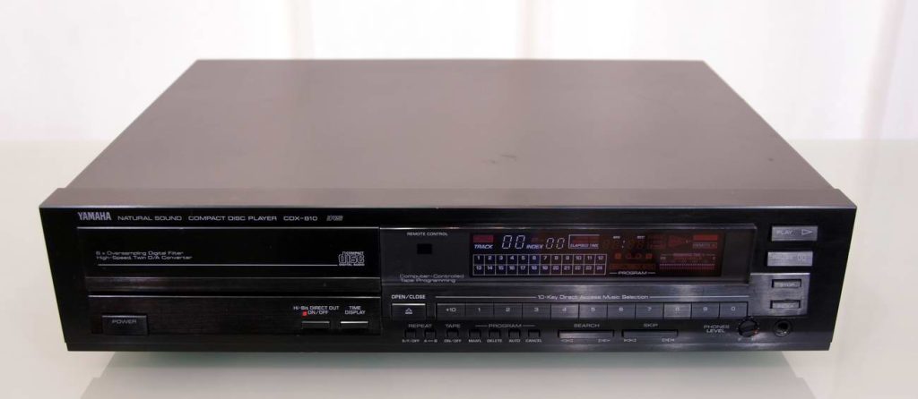 Yamaha CDX 810