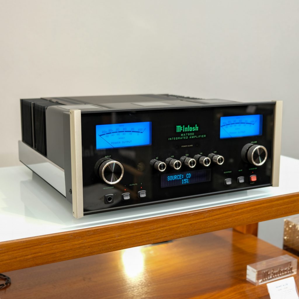 McIntosh MA7900