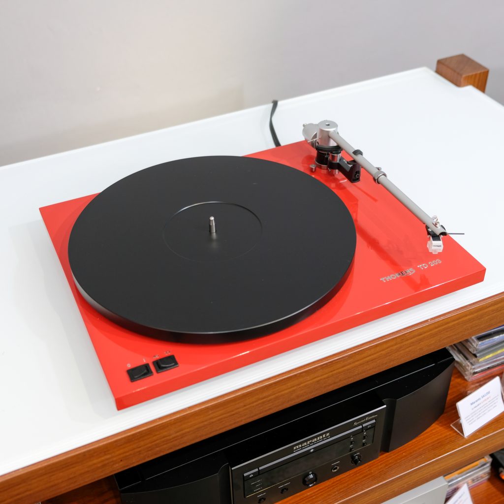 Thorens TD203