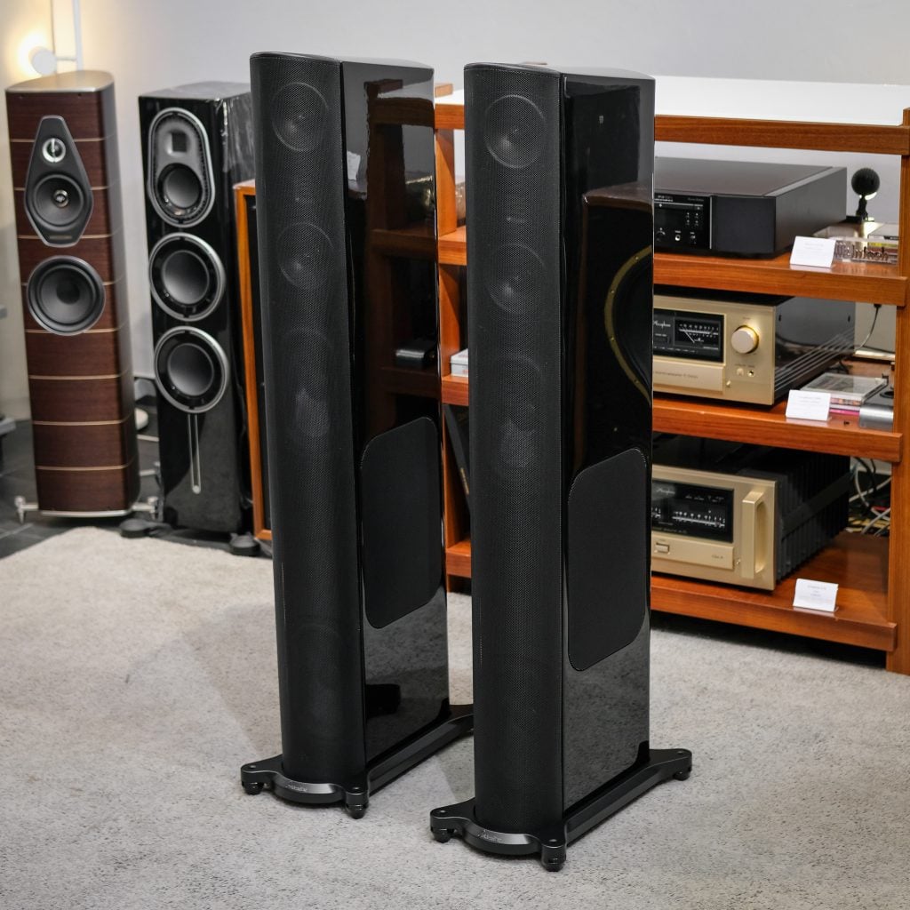 GoldenEar T66