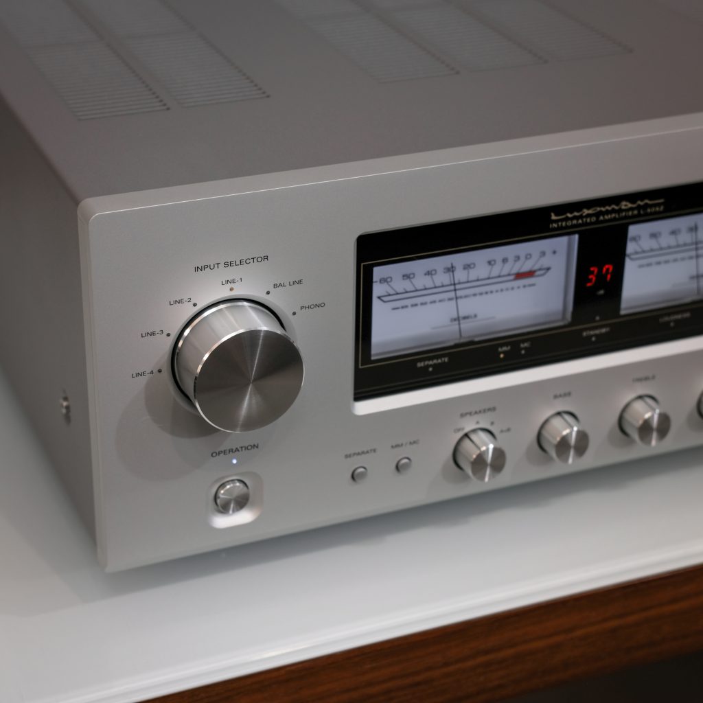 ラックスマン L-505Z – 100W ハイエンド・インテグレーテッドアンプ