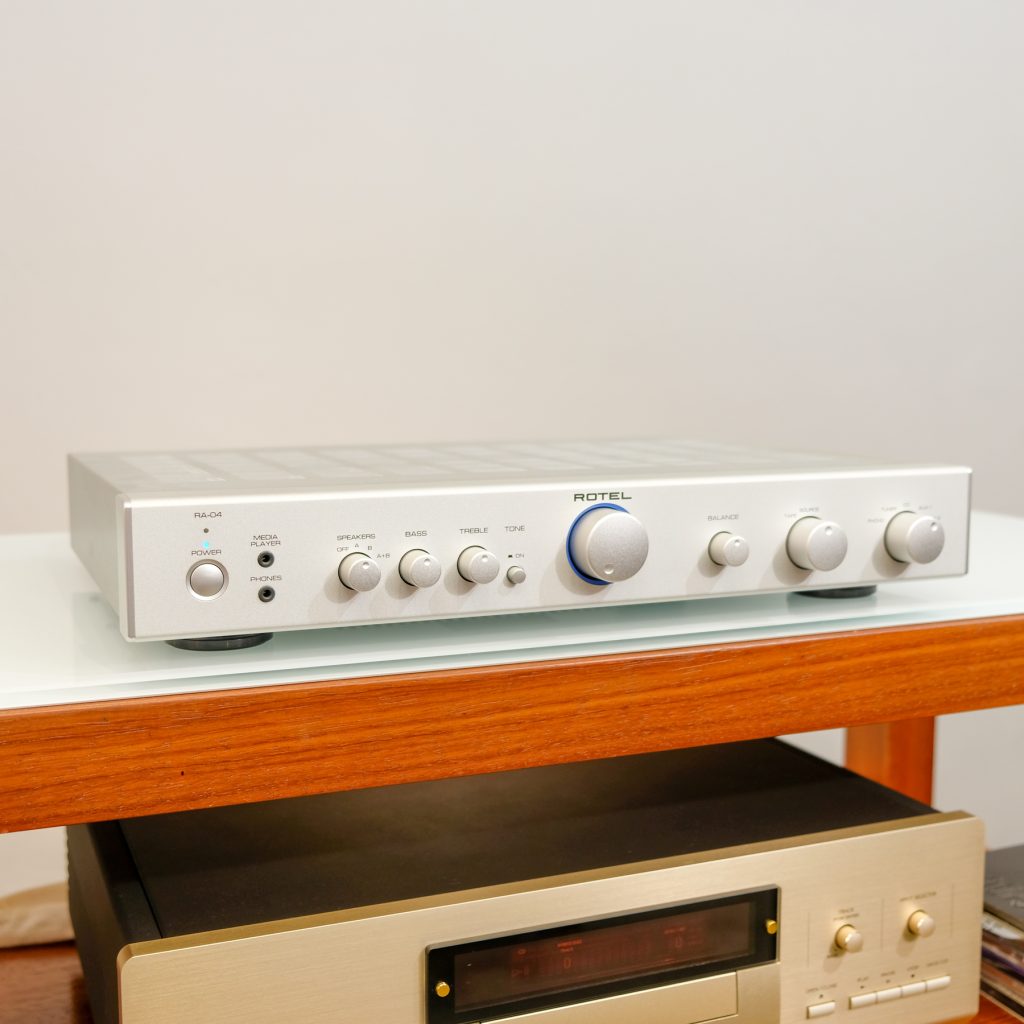 Rotel RA04