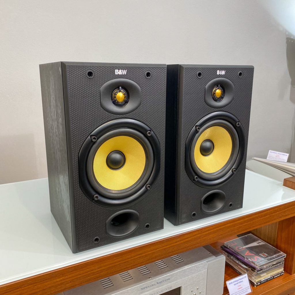 B&W DM601