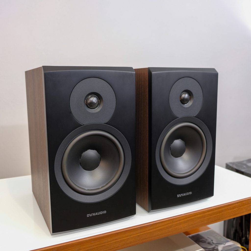 Dynaudio Emit 20