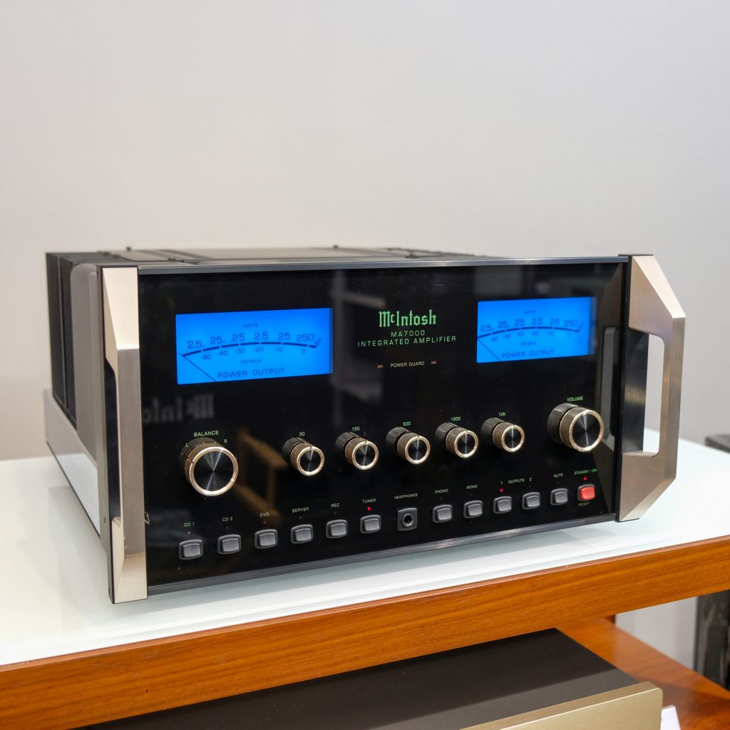 McIntosh MA7000
