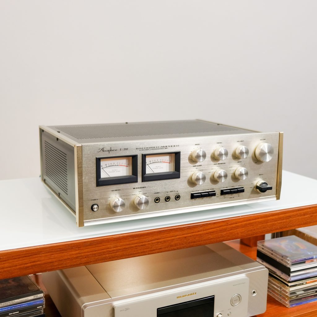 Accuphase E-202