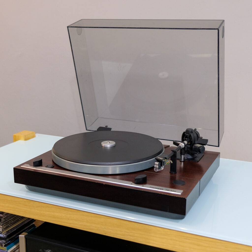 Thorens TD320 + Sumiko Black Pearl