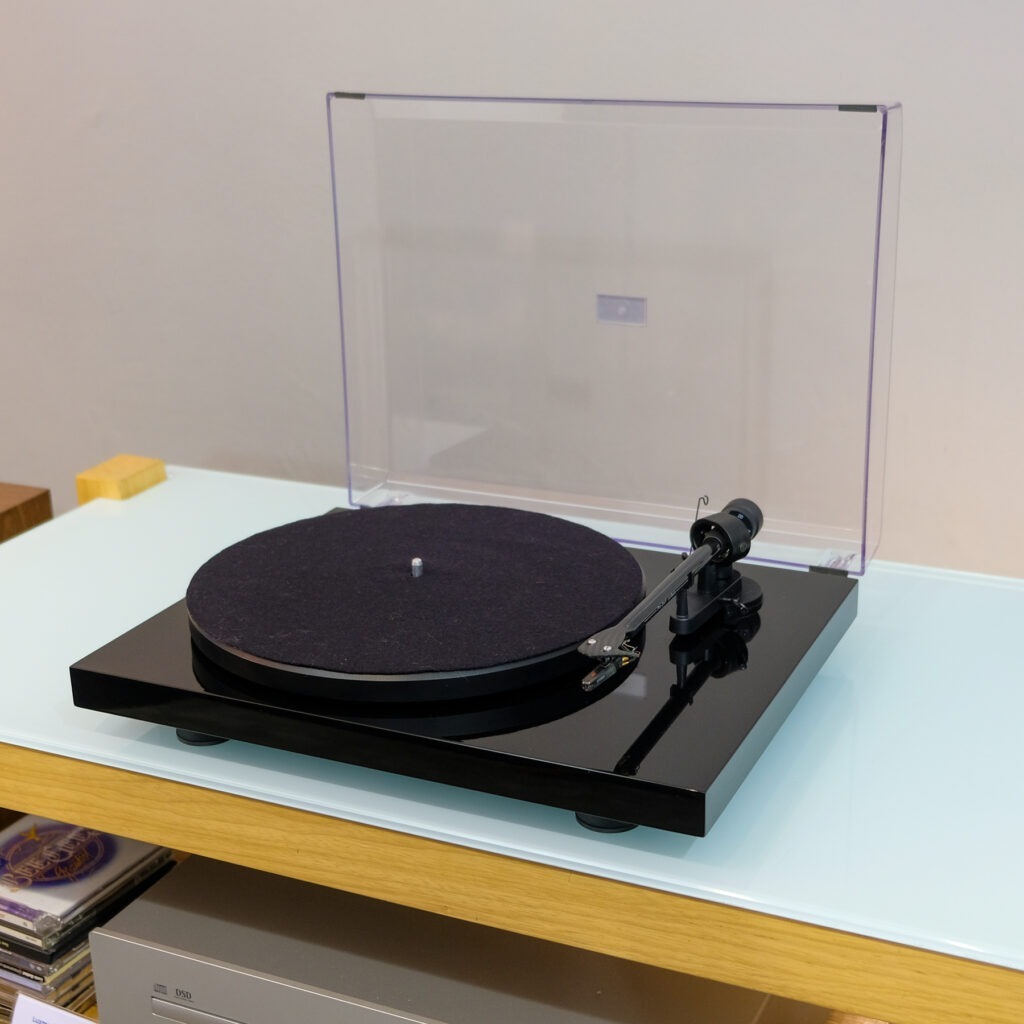 Pro-Ject Debut Carbon
