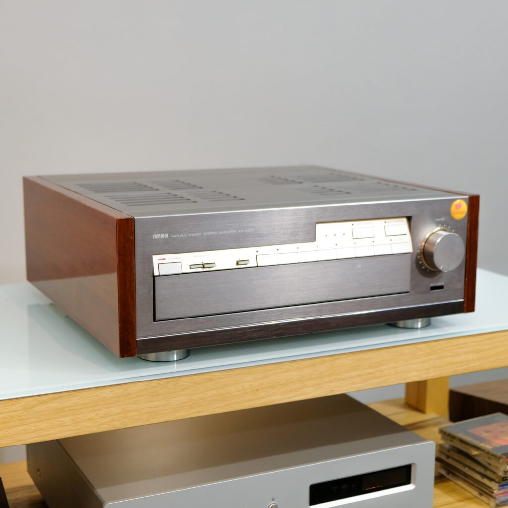 Yamaha AX-2000