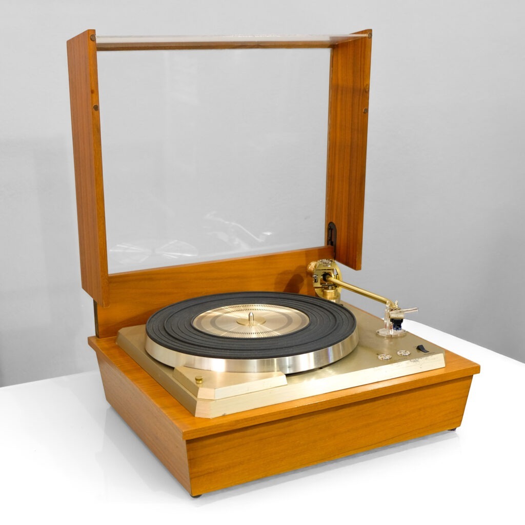 Empire Troubadour 698