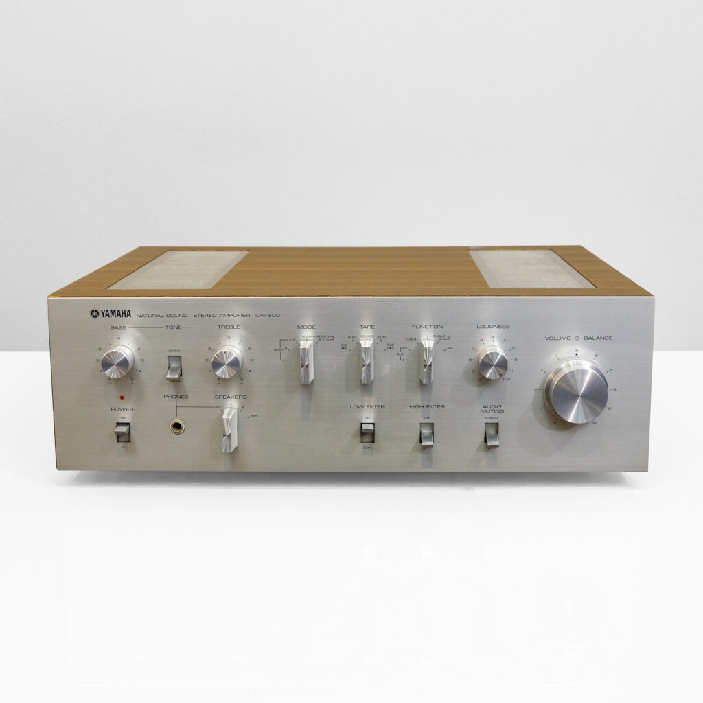 Yamaha CA-600