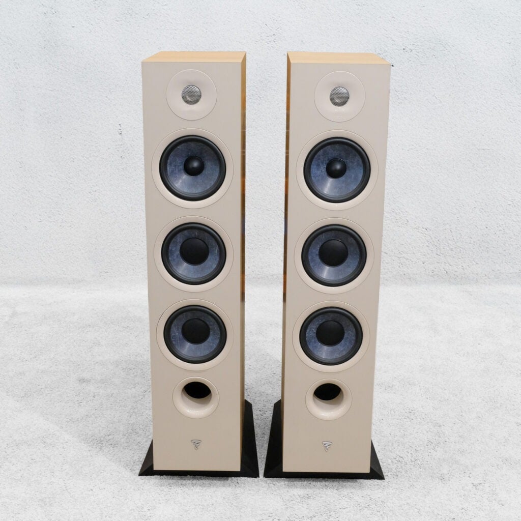 Focal Chora 826