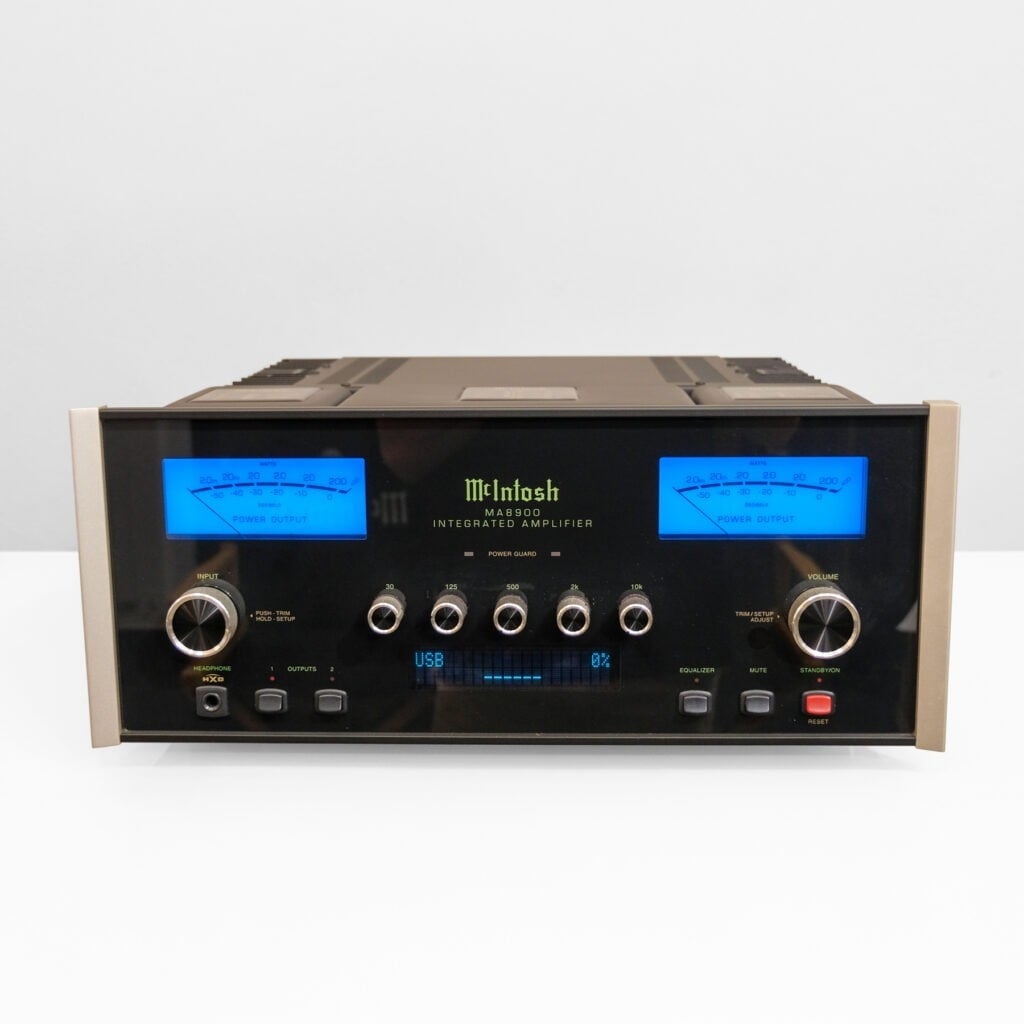 McIntosh MA8900