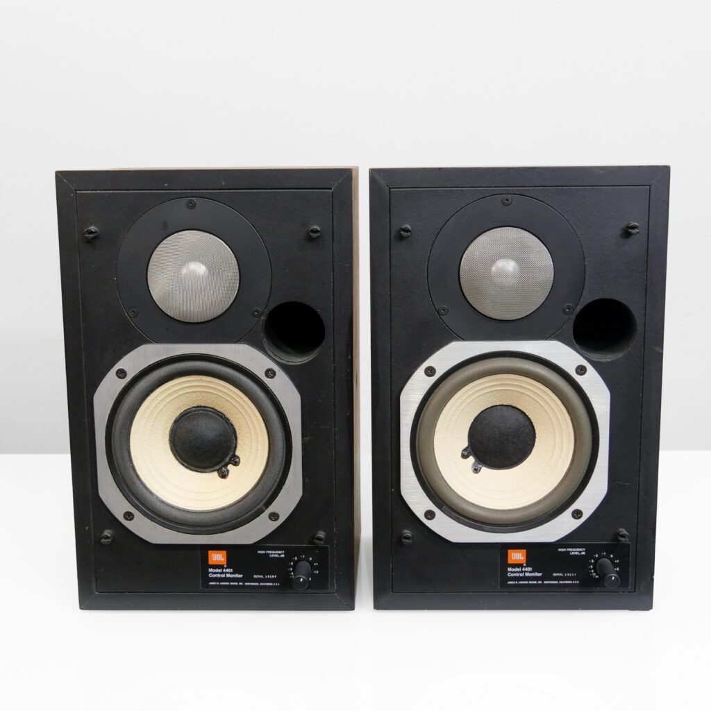 JBL4401