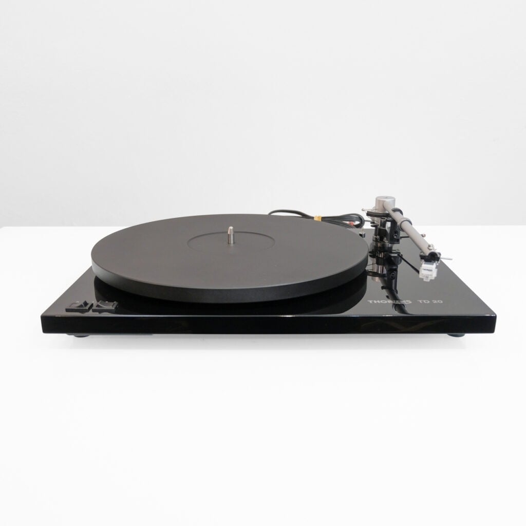 Thorens TD203