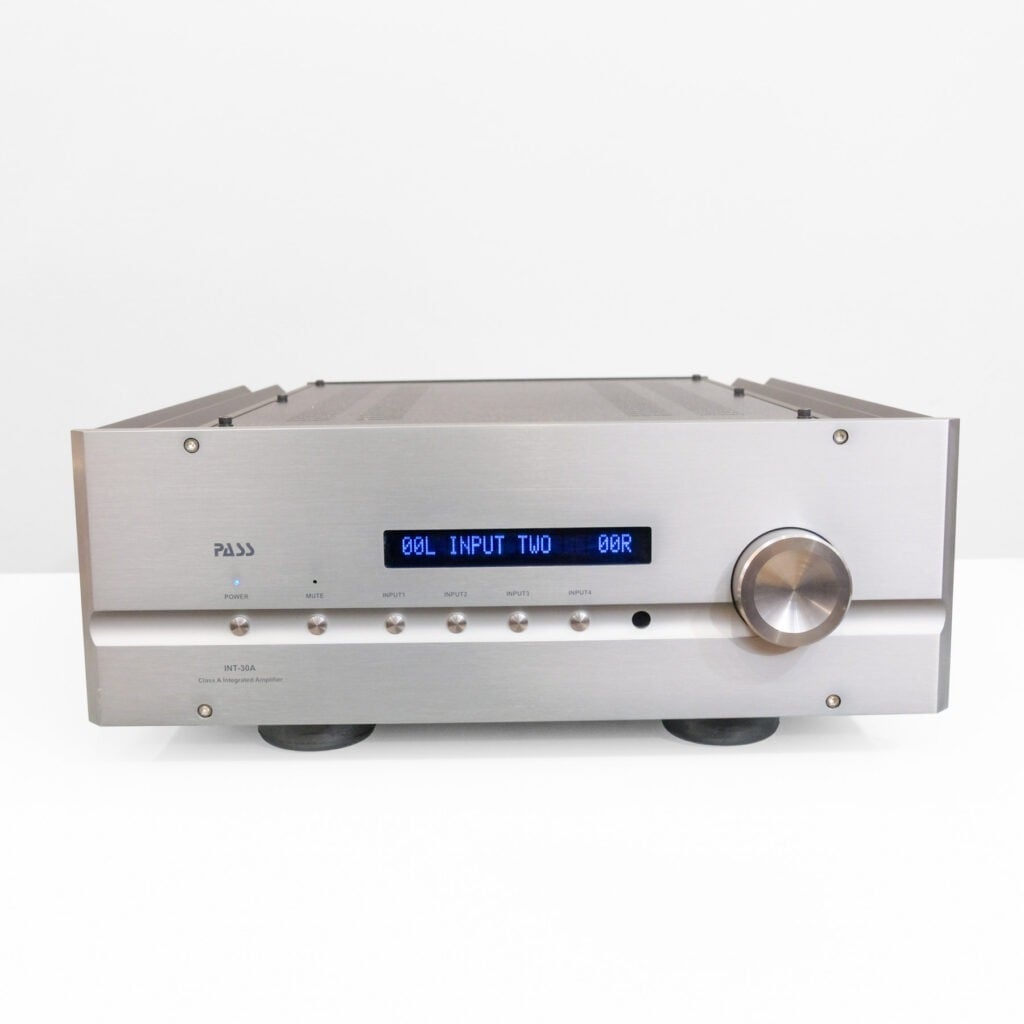 Pass Labs INT-30A