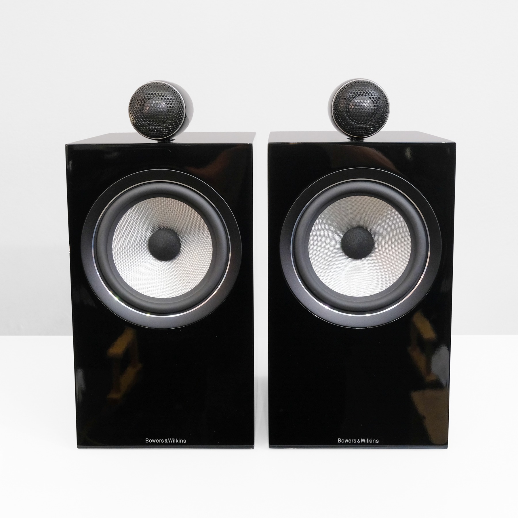 B&W 705 S2