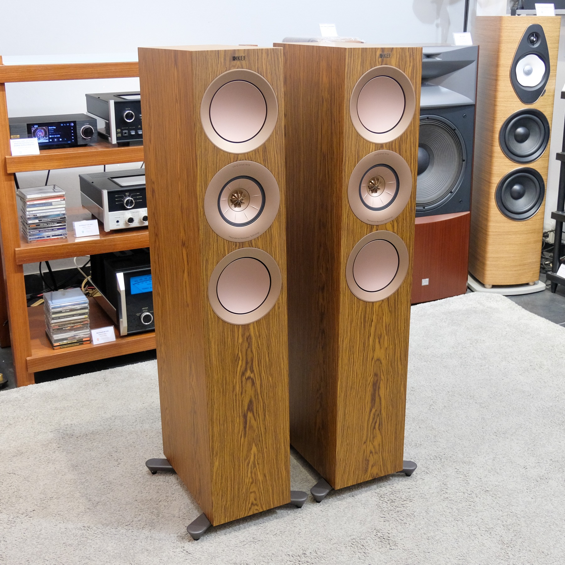 Kef R7 Meta