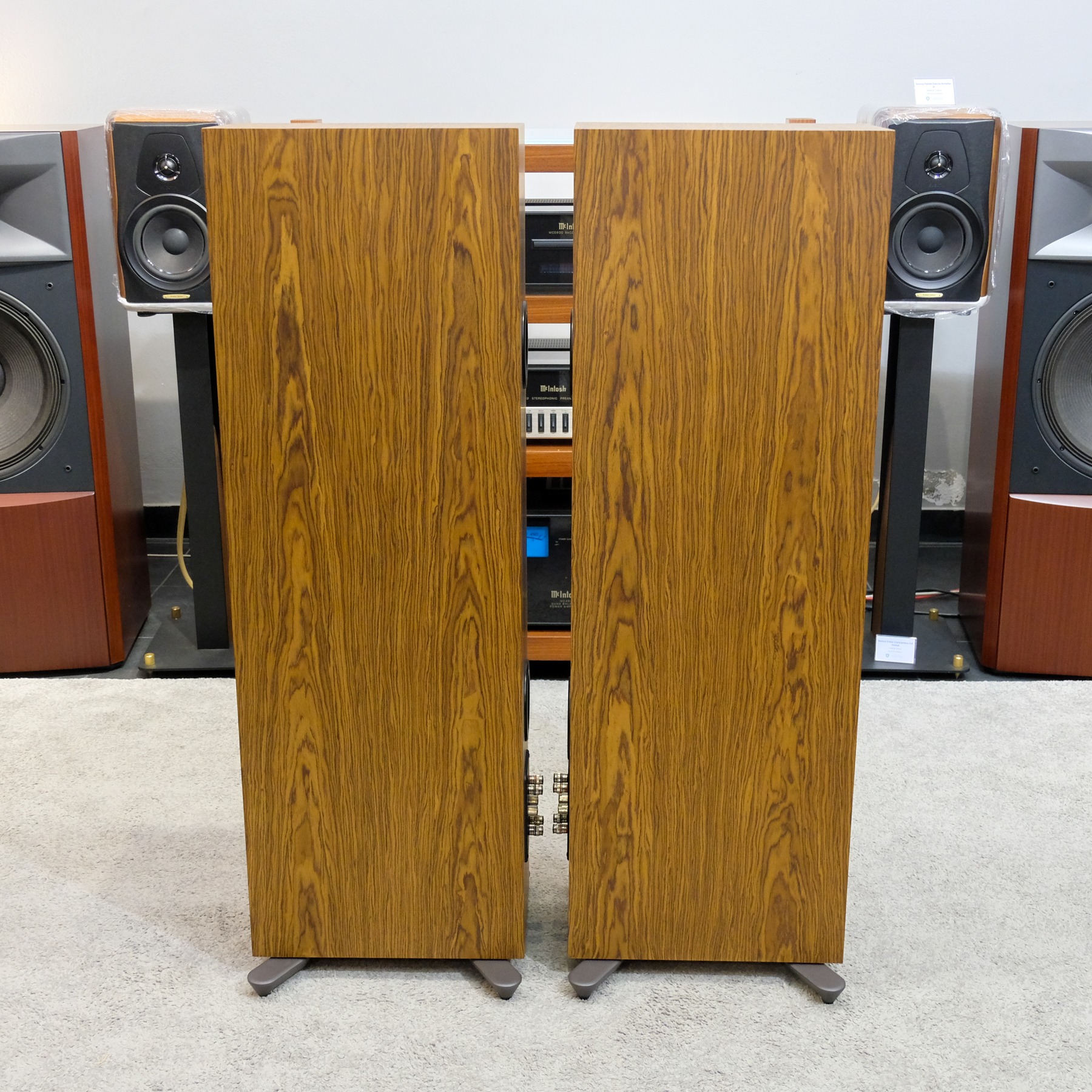Kef R7 Meta