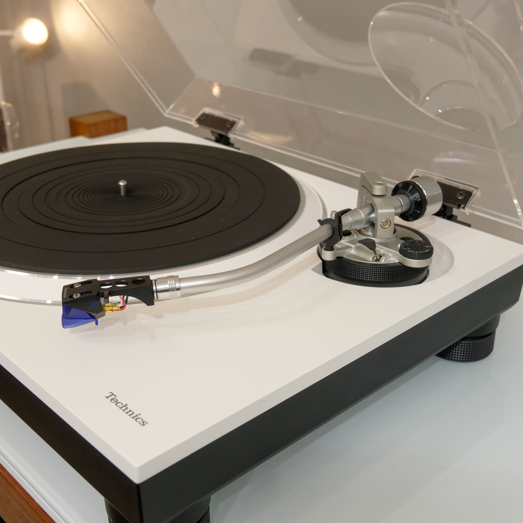 Technics SL-1500C con Ortofon 2M Blue