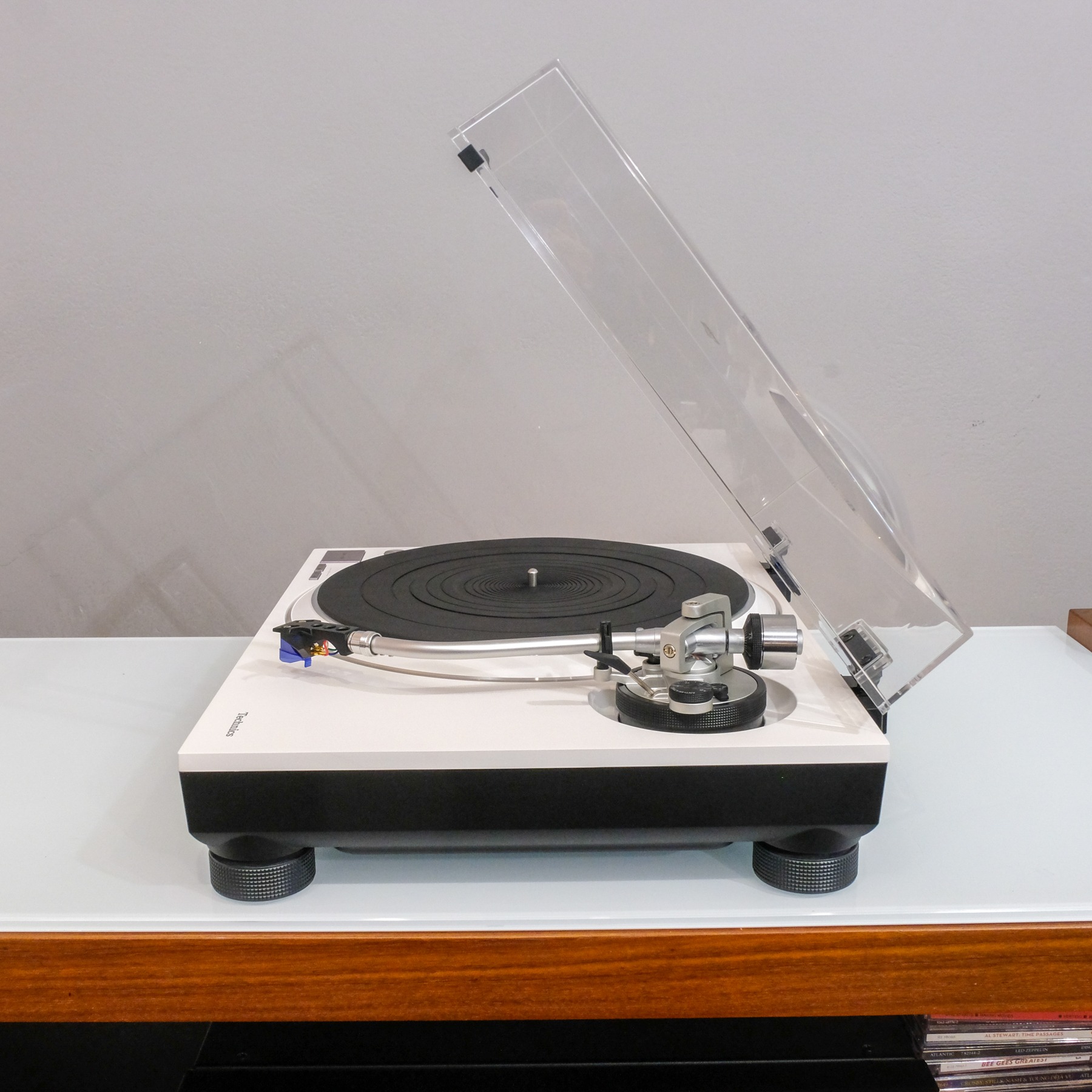 Technics SL-1500C con Ortofon 2M Blue