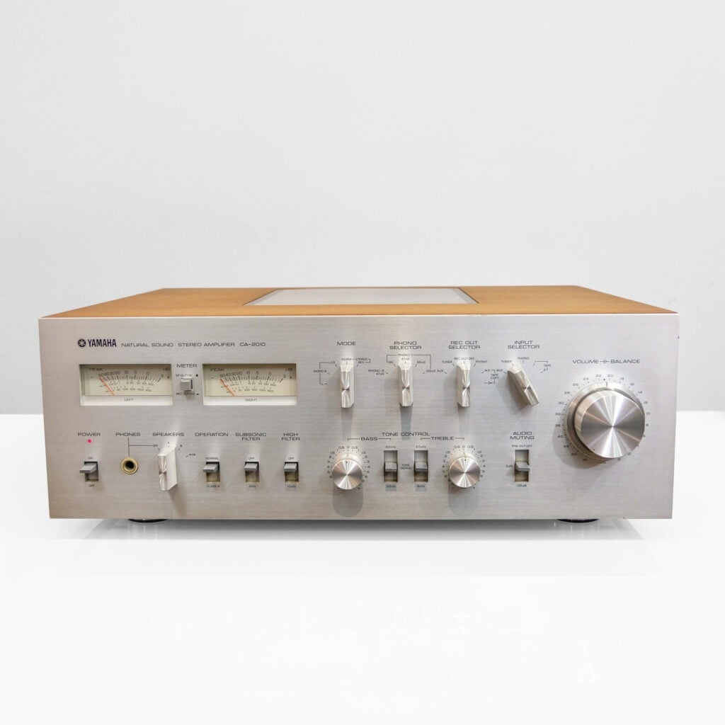 Yamaha CA-2010
