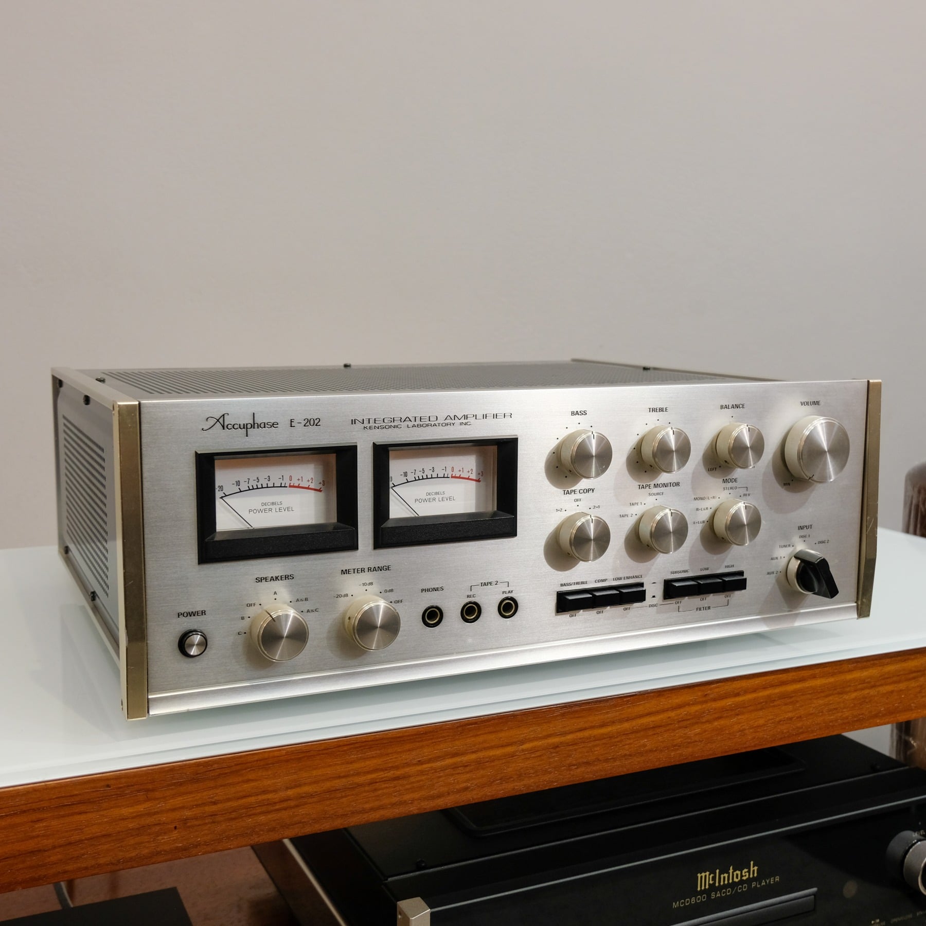 Accuphase E-202