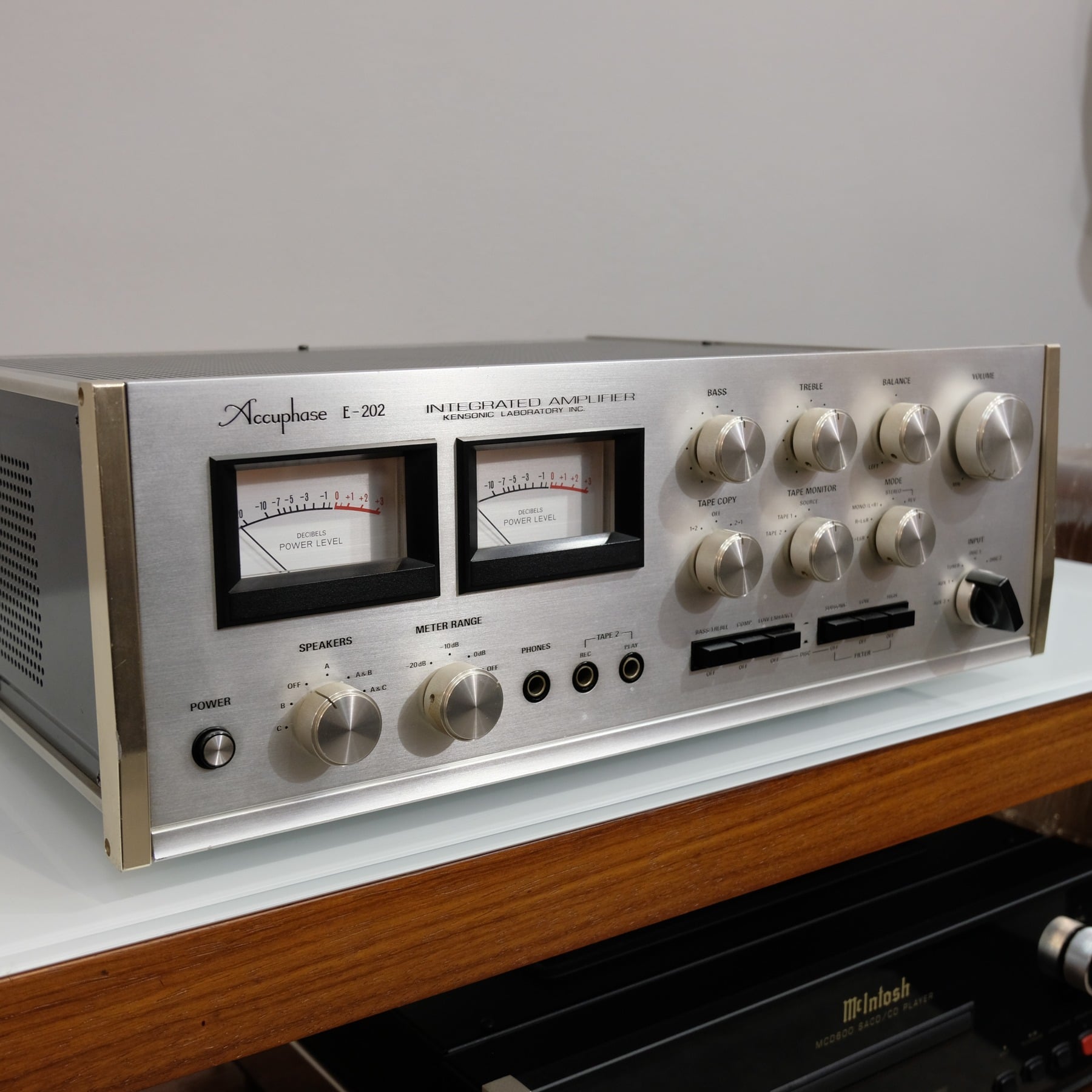 Accuphase E-202
