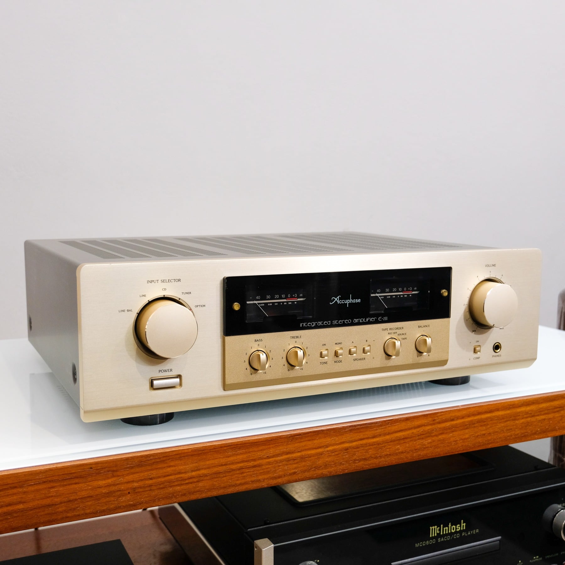Accuphase E-211