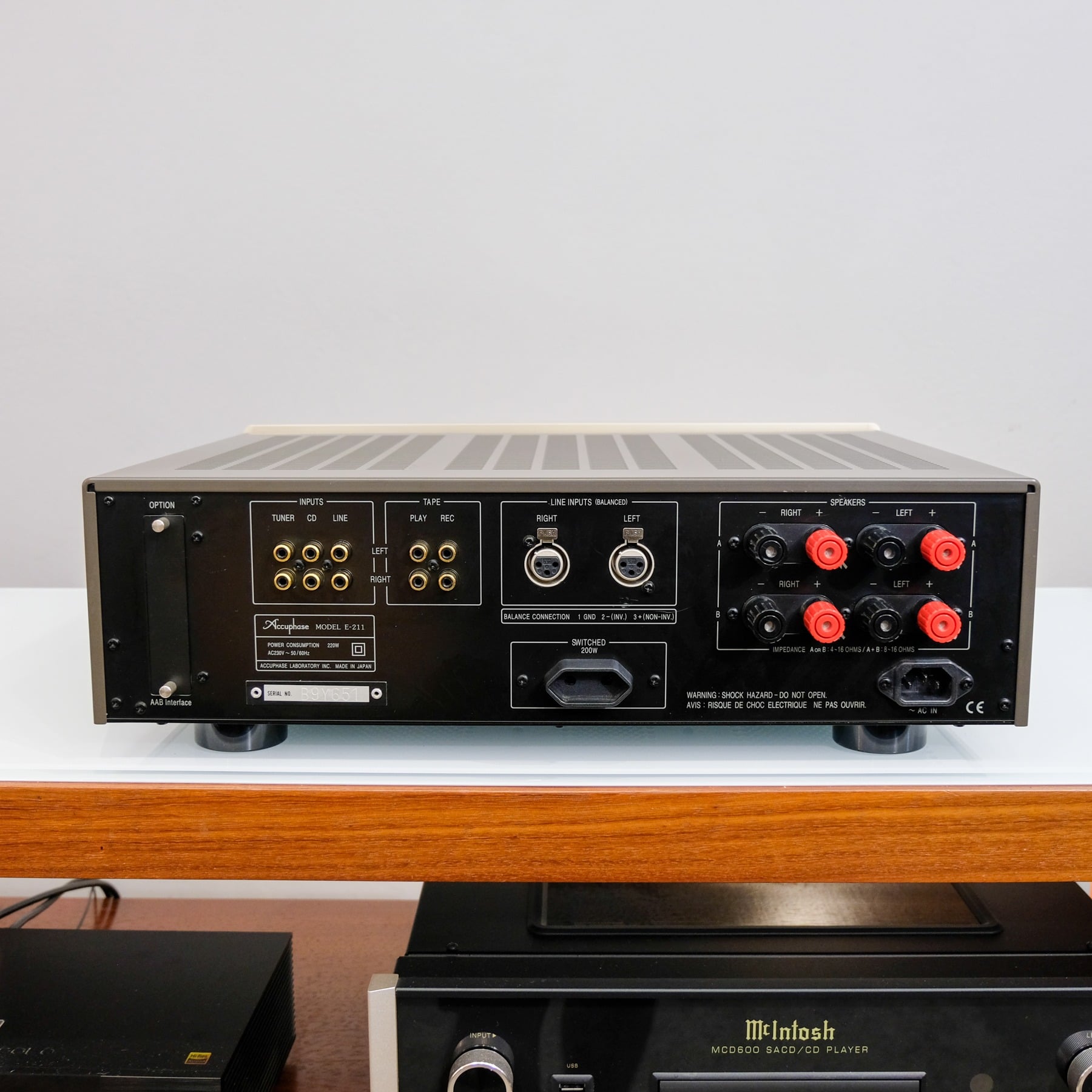 Accuphase E-211