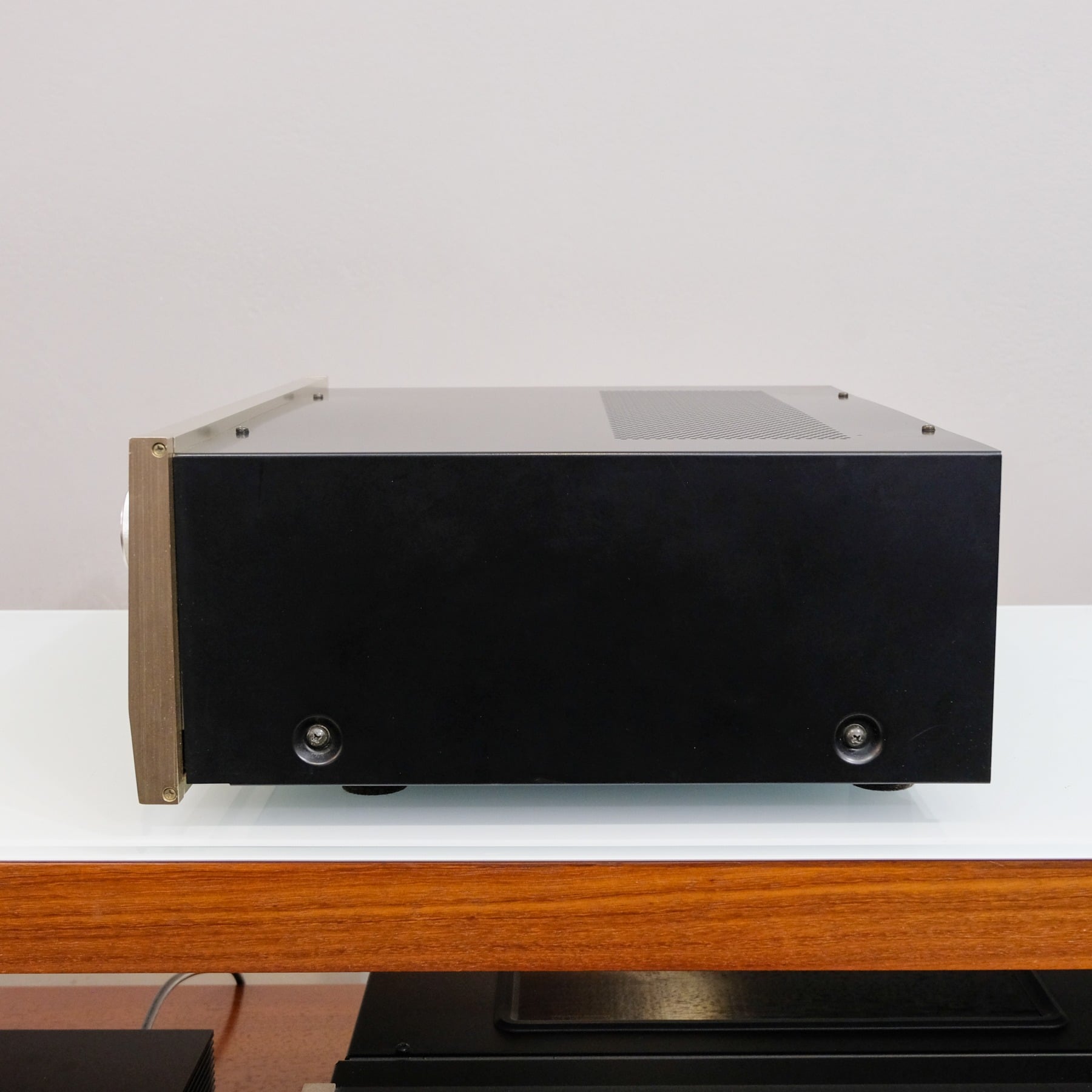 Accuphase T-101