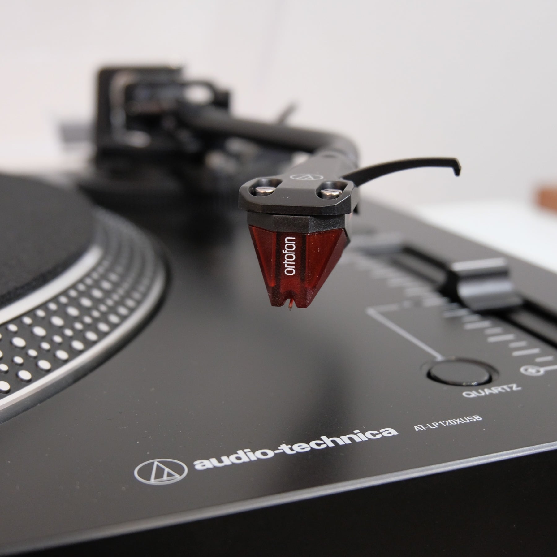 Audio Technica AT-LP120X USB + Ortofon 2M Red