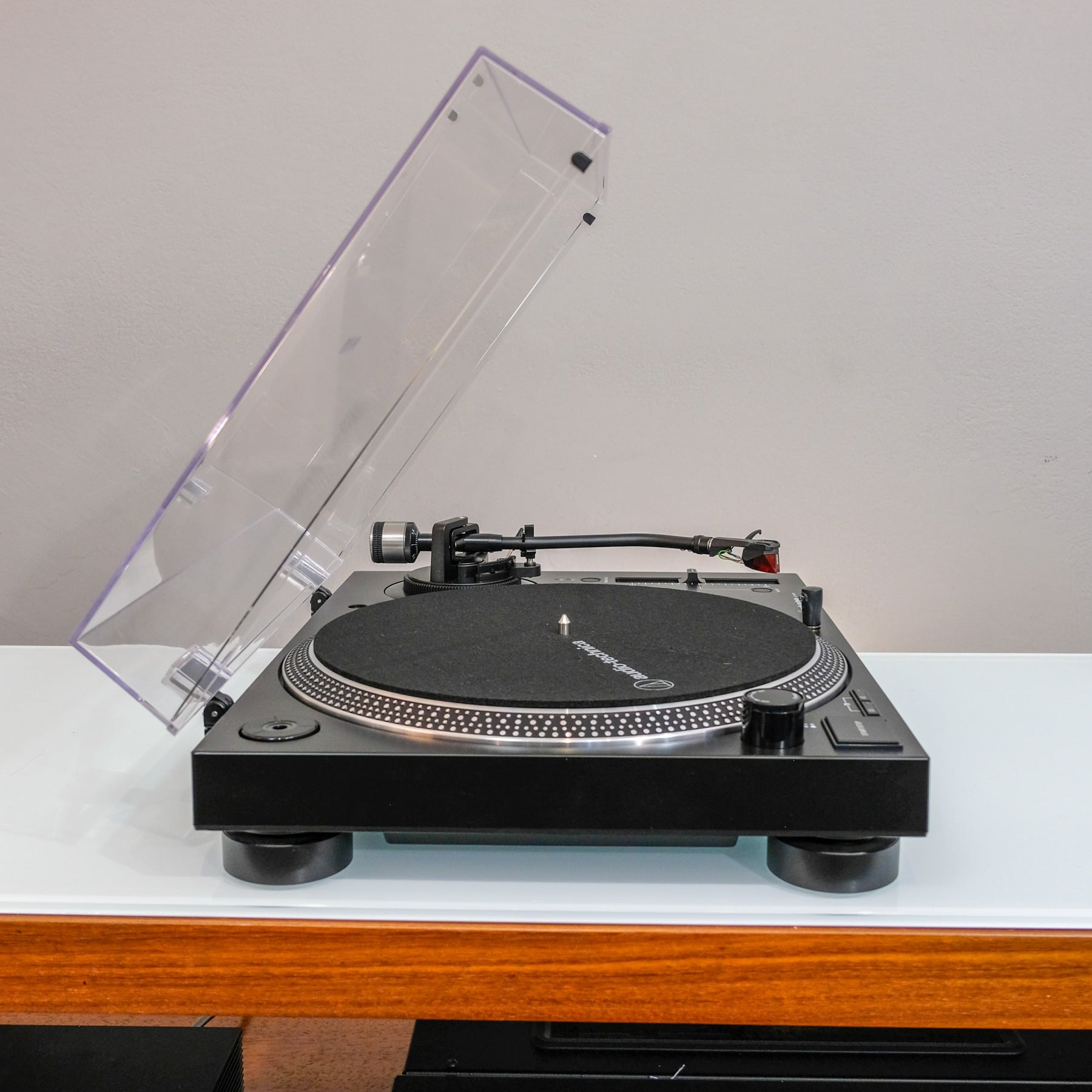 Audio Technica AT-LP120X USB + Ortofon 2M Red