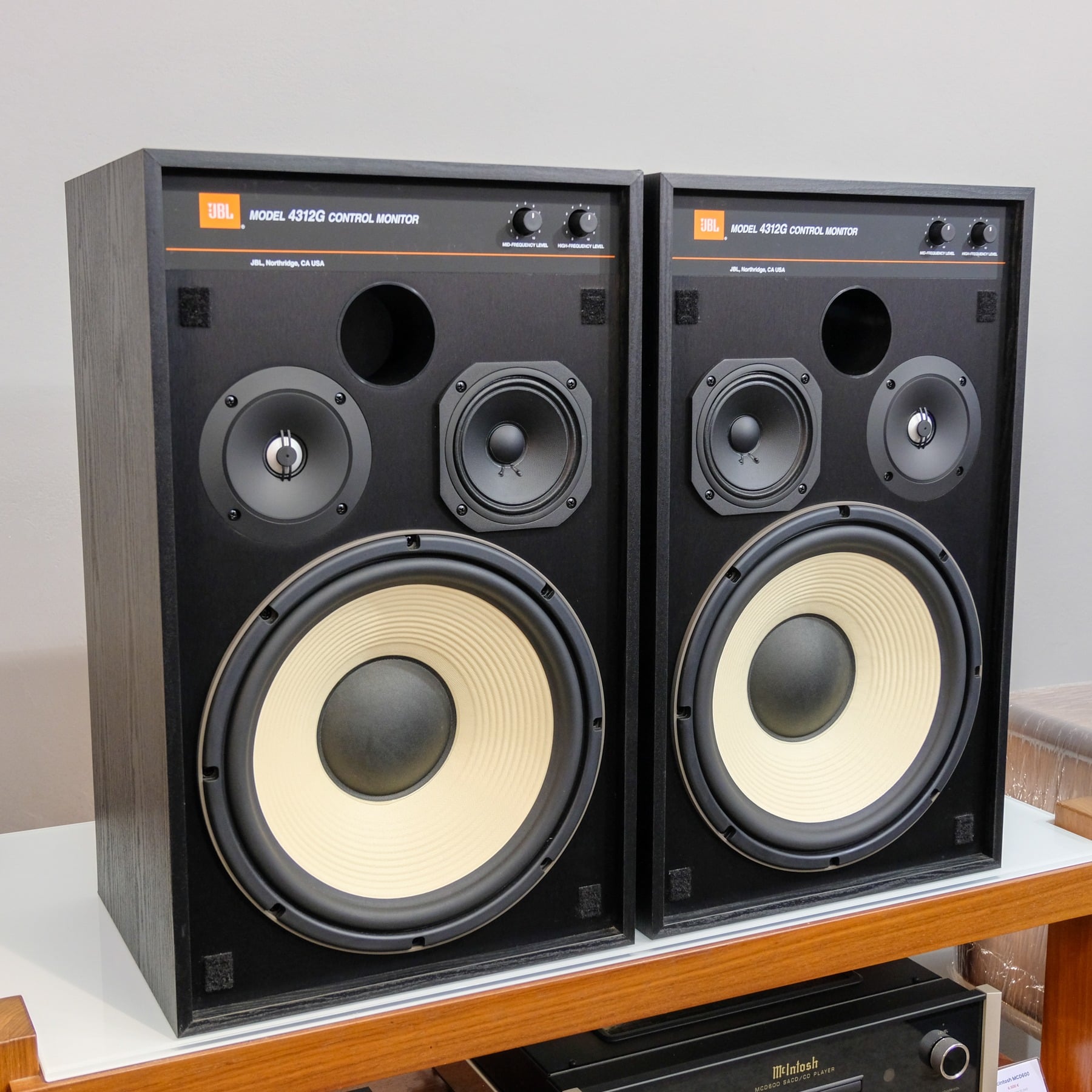 JBL 4312G