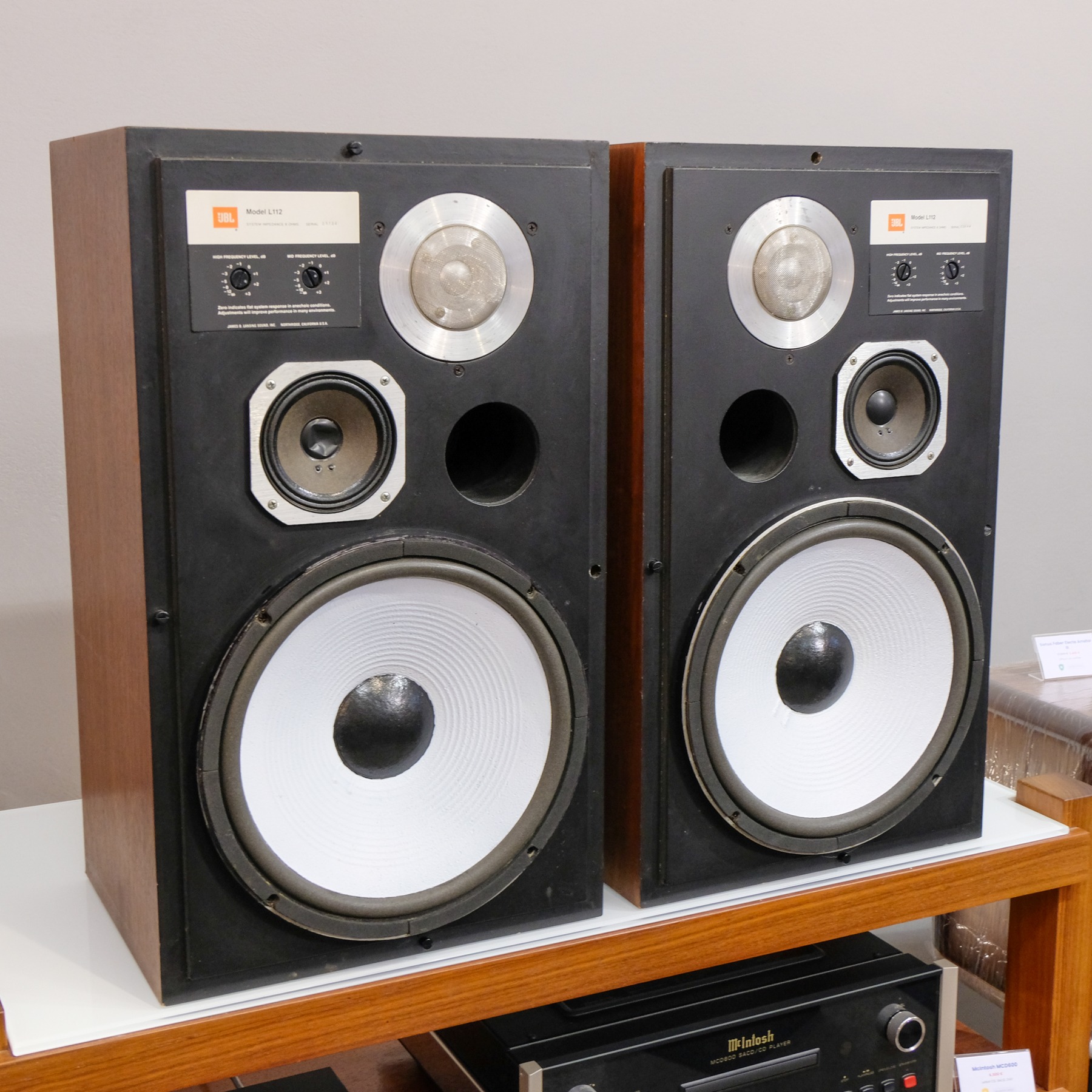 JBL L112