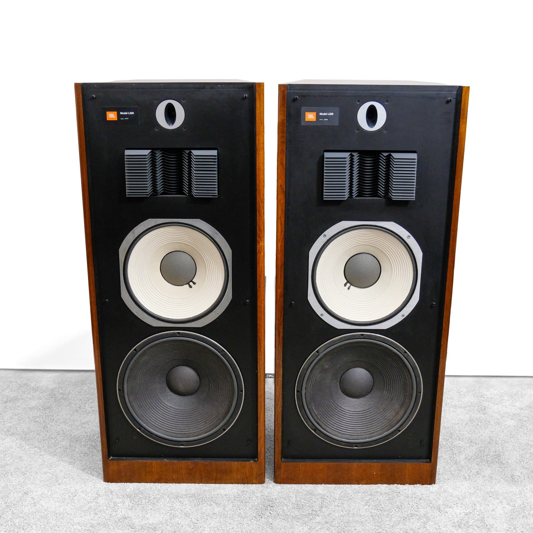 JBL L220