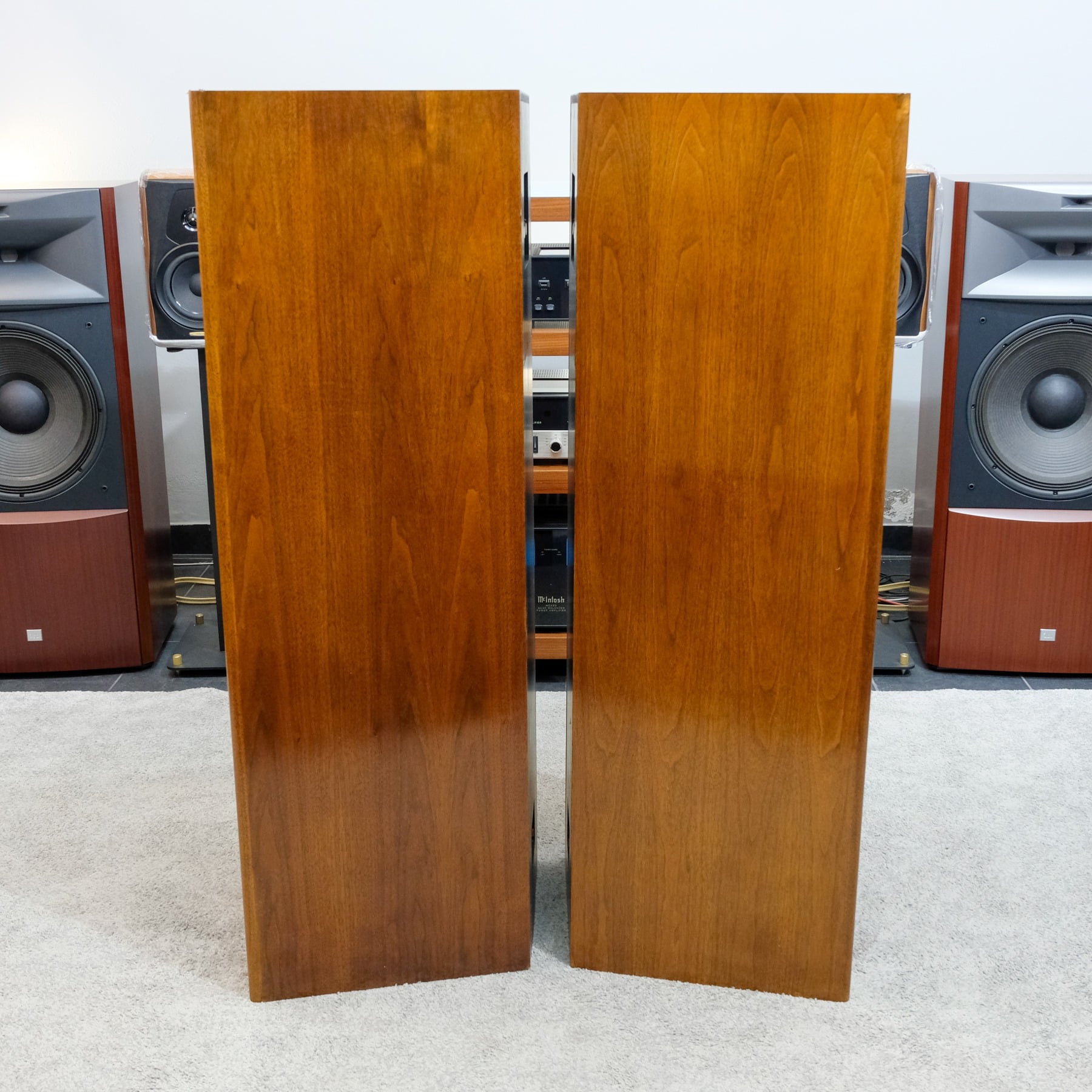 JBL L220