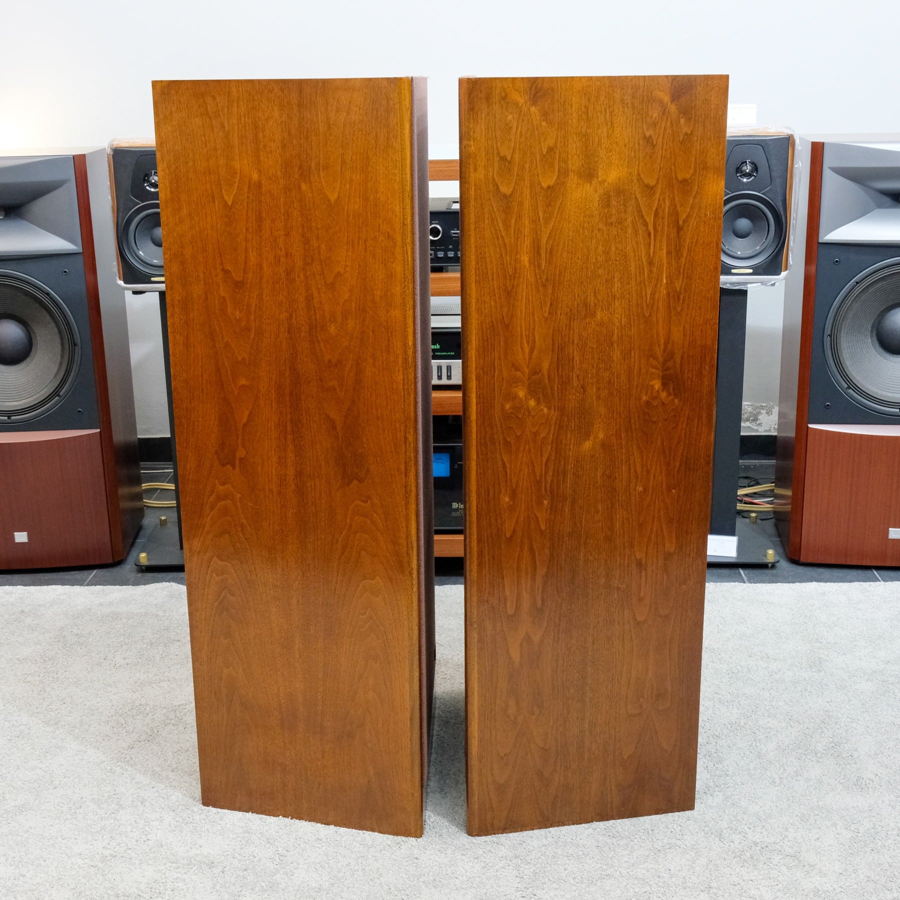 JBL L220