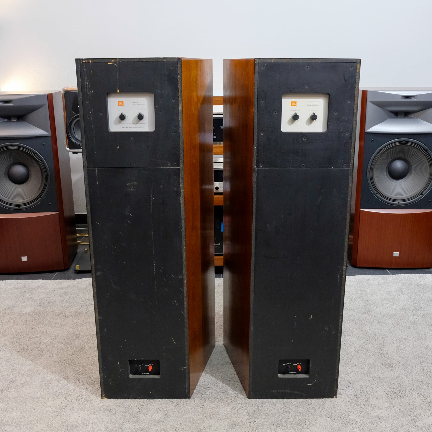 JBL L220