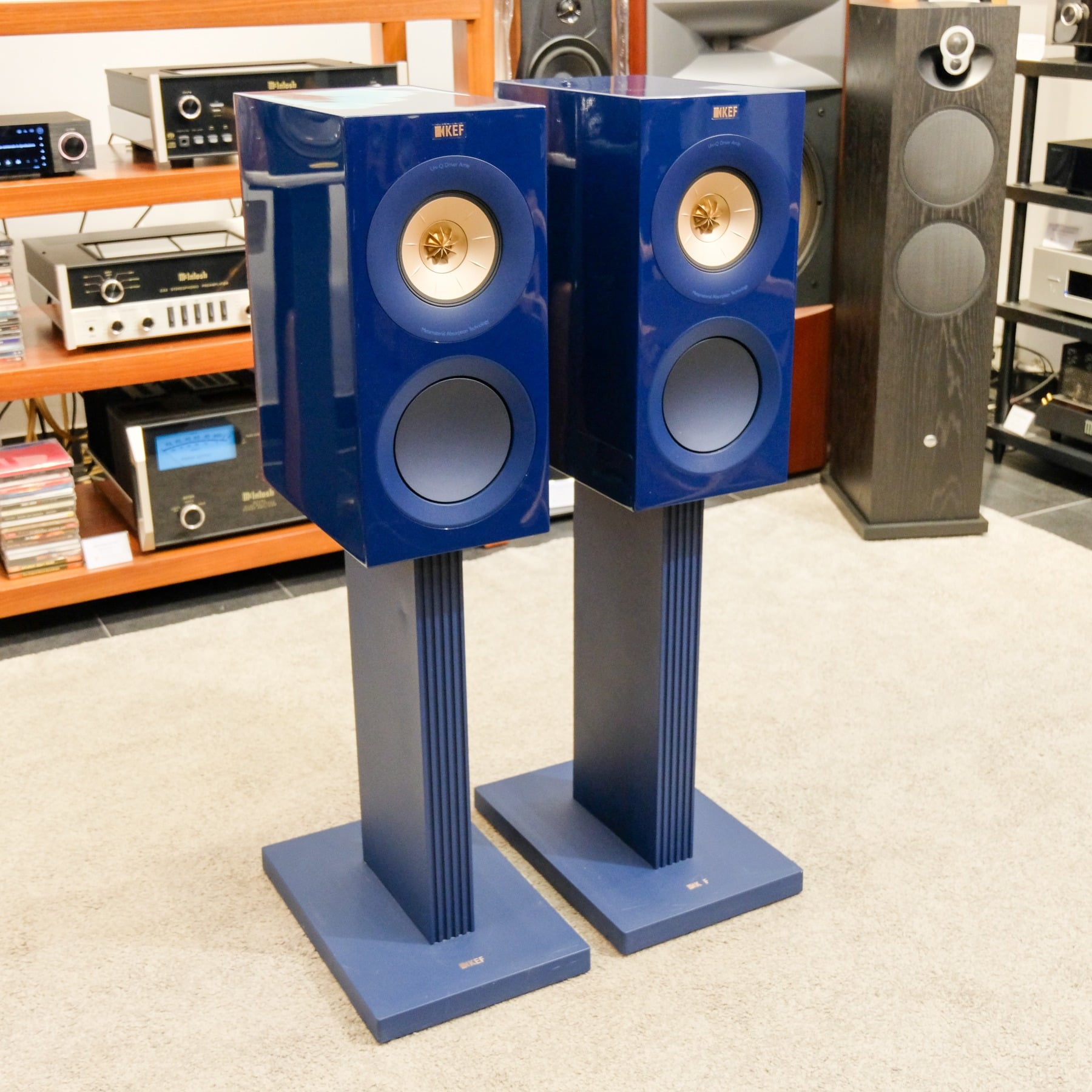 Kef R3 Meta con Kef S3 Stand