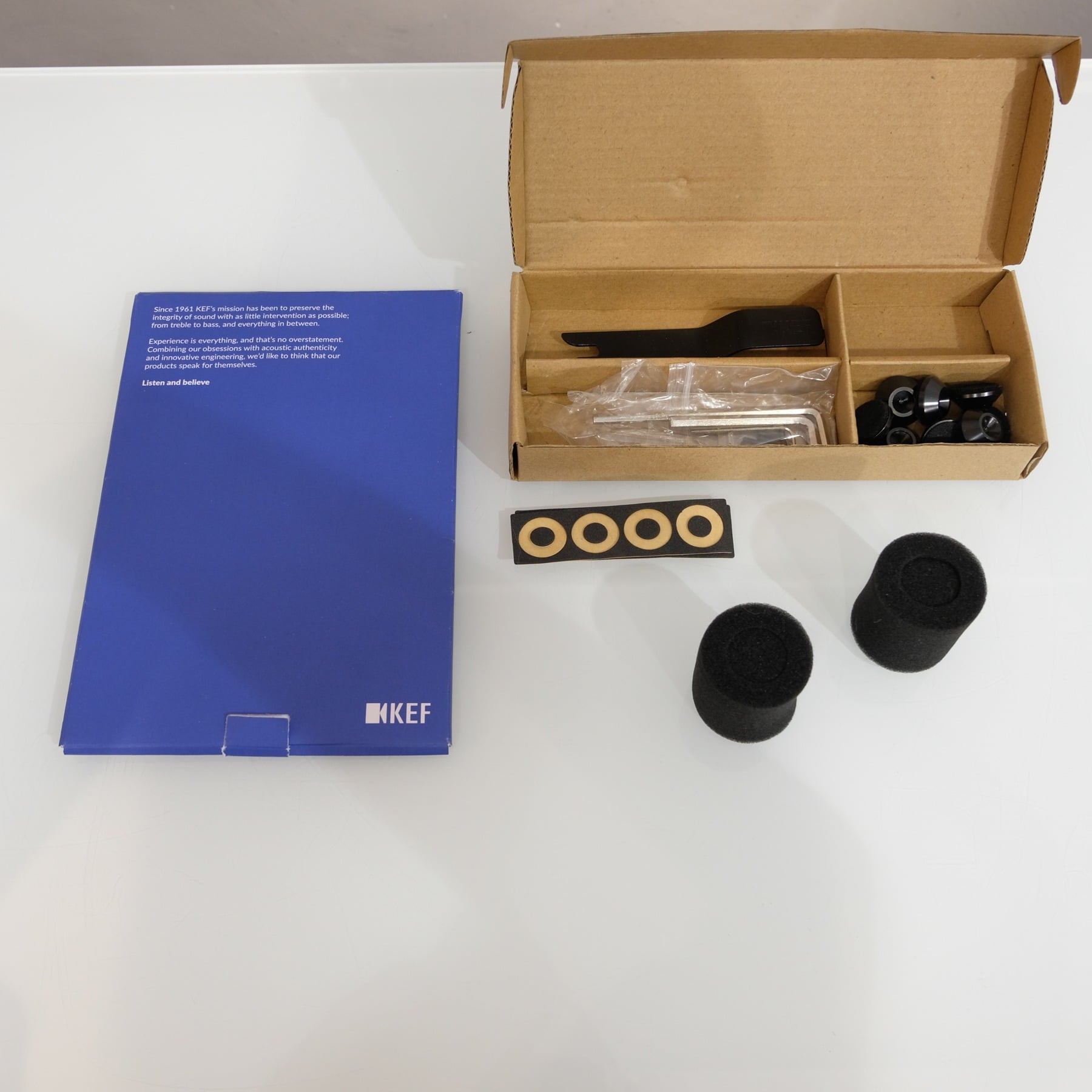 Kef R3 Meta con Kef S3 Stand