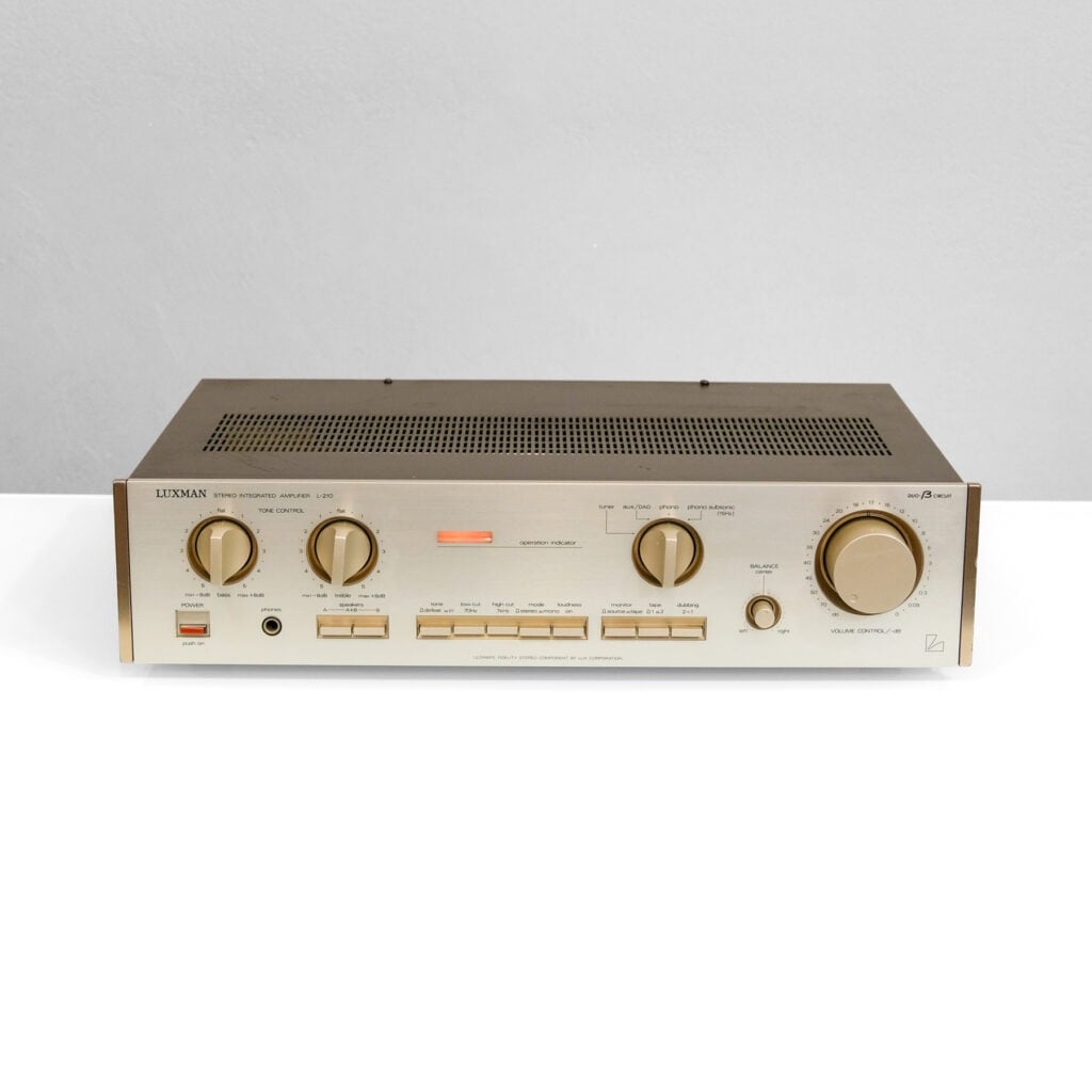 Luxman L-210