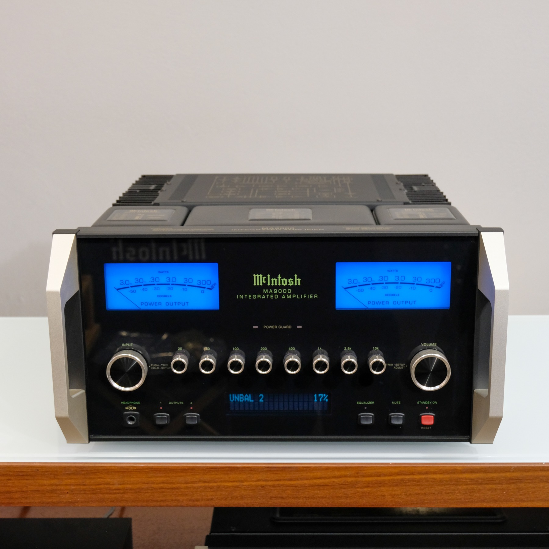 McIntosh MA9000