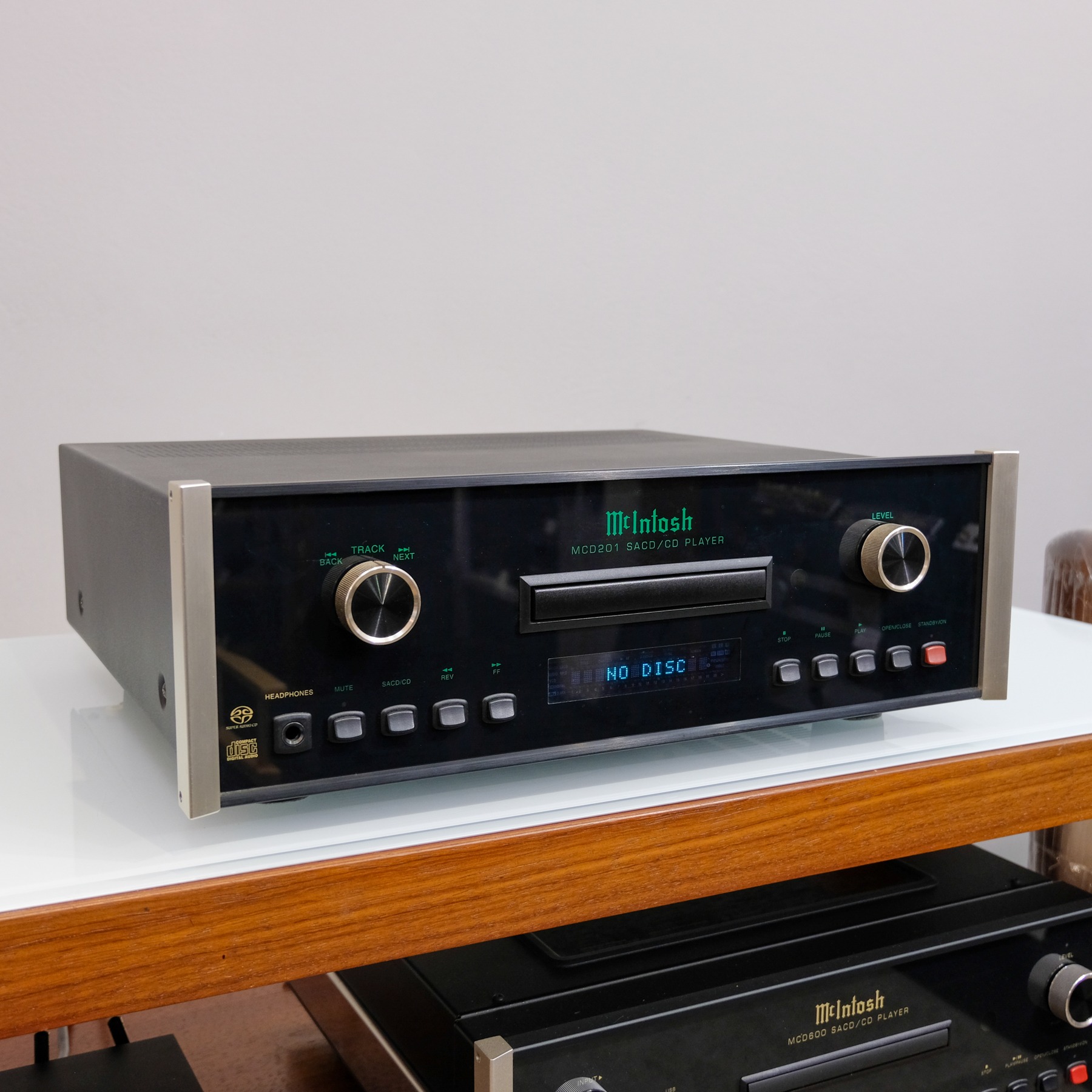 McIntosh MCD201